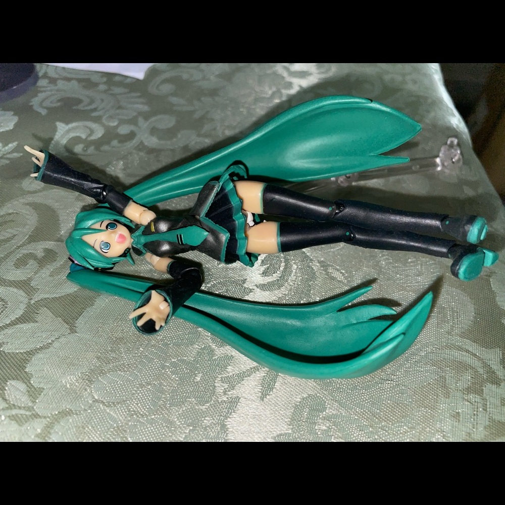 Cute Medium MIKU Figurine